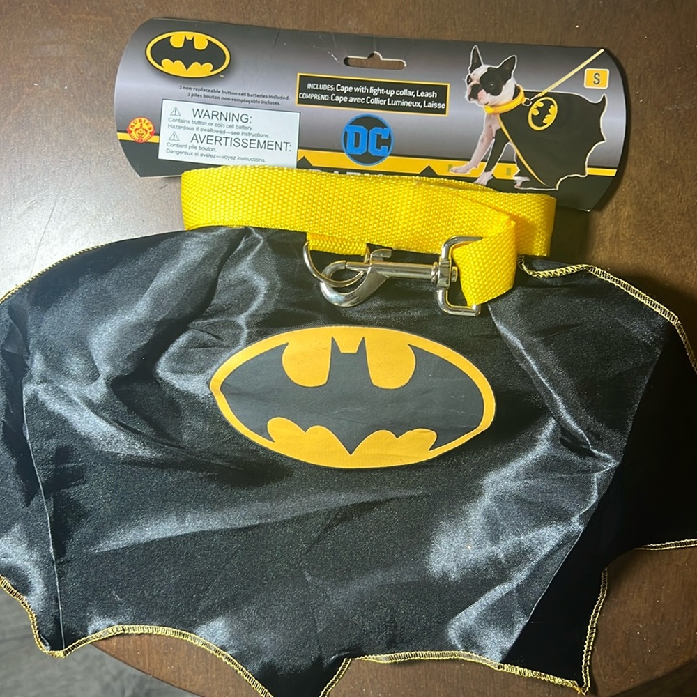Small dog Halloween costume Batman pet costume